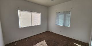 Beautiful 2 bedroom / 1 bathroom unit with all APPLIANCES included Gallery 16