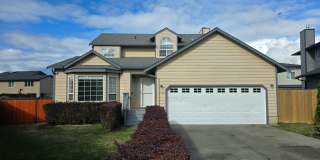DesMoines home, 3 bed 2.5 bath home with 2 car garage. Available NOW!! Gallery 1