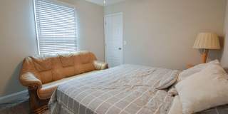 Pet Friendly Four Bedroom! Gallery 15