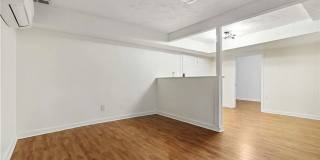 Room in 2 Bedroom Home at Wedgewood Dr Gallery 1