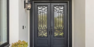 5011 Hayvenhurst Avenue Gallery 2