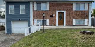 Renovated 5 Bedroom Home-Rare Find Gallery 1
