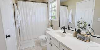 Pet Friendly Three Bedroom with Bonus! Gallery 14