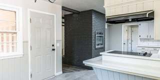Room to Grow! Spacious, Remodeled 3/2/2 in Great Location! Gallery 14