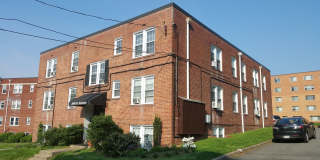 2060 N Vermont Street Gallery 1