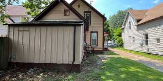Madison/W.95th neighborhood : 3 bedroom/1 bath single family house available NOW. Gallery 10
