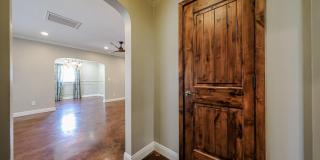 1317 W HOLLY Street Gallery 15