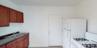 4455 S. Greenwood Avenue Gallery 13