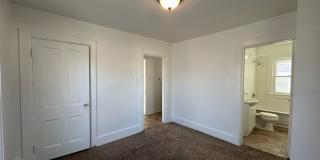 HM 1608 E 12th St - For Sale Chris McDaniel Gallery 4