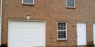 Spacious 3 Bed Townhome!!! Gallery 1
