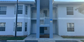 3/2 Condo off Six Mile Cypress Gallery 1