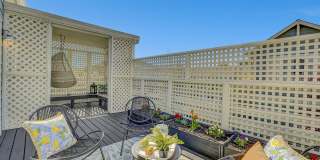 Wonderful House with Huge Deck in an Amazing Location Gallery 3