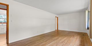 517 Randall Street Gallery 6