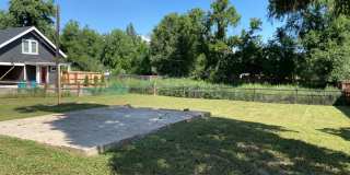 STUDENTS WELCOME! Charming 3 Bed 2 Bath Single Family Home in Old Town Gallery 35