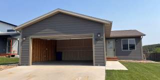 3 BED | 2 BATH | DOUBLE GARAGE | PET NEGOTIABLE Gallery 1