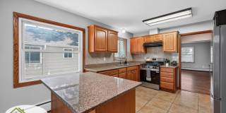 Recently Remodeled 4 Bedroom House Gallery 4