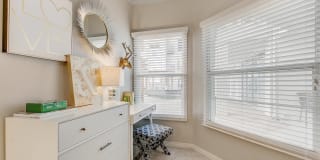 5 Mockingbird Gallery 14