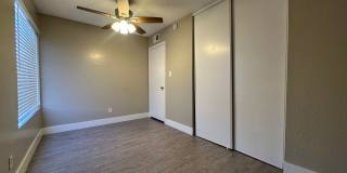 2 Bedroom Upstairs Condo with Bonus Room Near UNLV! Gallery 19