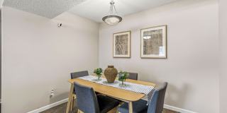 10 West Gallery 32