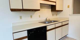 2 Bedroom, 2.5 Bath Townhouse Gallery 10