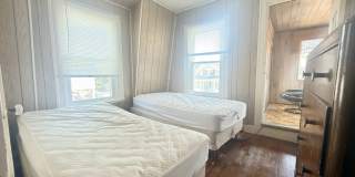 59 C St Gallery 32