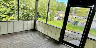 NICE 3BR/1BA Lakeland Home w/Large Covered Porch. NO APPLICATION FEE! Gallery 3