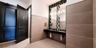 Garrett Uptown Gallery 18