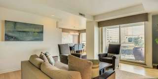 Spacious condo at the iconic Watermark Towers Gallery 7