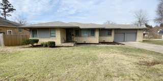 1901 Crestview Drive Gallery 1