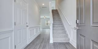 Beautiful Town Home!! Available Now! Gallery 3