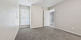 Pine Creek Apartments Gallery 22