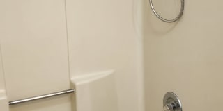 700 N Franklin Blvd Gallery 1