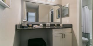 The Clarion Gallery 32