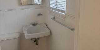 Beautifully updated home in a quiet Yukon neighborhood! Gallery 24