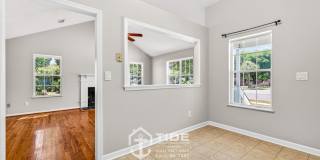 Modern Living in the Heart of West Ashley Gallery 20