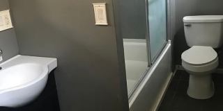 2 bedroom/1 bathroom Gallery 7