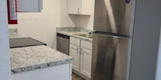 MacArthur Place Gallery 8