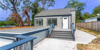 Beautifully Renovated 4-Bedroom Home in Desirable Arbor Heights! Gallery 4