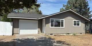 Three-Bedroom home with large backyard Gallery 1