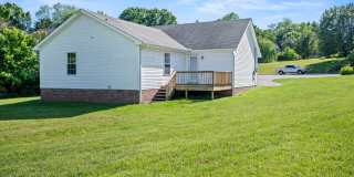 Charming 3 Bedroom Ranch with Large Fenced Yard & Bright Open Living Spaces! Gallery 21