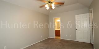 Exceptional Living with Vaulted Ceilings, Cozy Fireplace & Expansive Outdoor Space Gallery 13