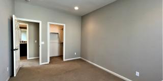 $500 OFF FIRST MONTH!! Spacious 4 bedroom, 3 bath Condo in Irvine! $500 OFF FIRST MONTH!! Spacious 4 bedroom, 3 bath Condo in Irvine! Gallery 32