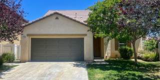 4 bedroom 3 bath Fairway Canyon Home Gallery 3