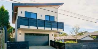 Modern Condo in Point Loma's Wooded Area Gallery 1