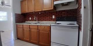 2/1 units, Multi fam unit in Tampa near local amenities Gallery 1