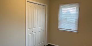 Centrally located 3 bedroom bungalow READY NOW! Centrally located 3 bedroom bungalow READY NOW! Gallery 15