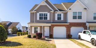 3 Bedroom, 2 1/2 Bathroom End Unit Townhome in Greensboro Gallery 1