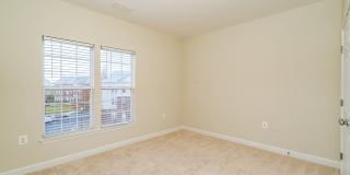 Spacious 3 Bed 2 Bath Condo With Balcony In Sought After Summerfield at Brambleton Gallery 19