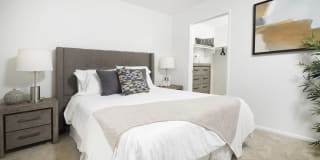 The Knolls Apartment Homes Gallery 25