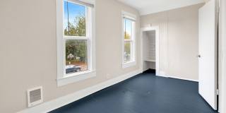 4 Bedroom, 1 Bathroom Home in the York Neighborhood for Rent! Gallery 27